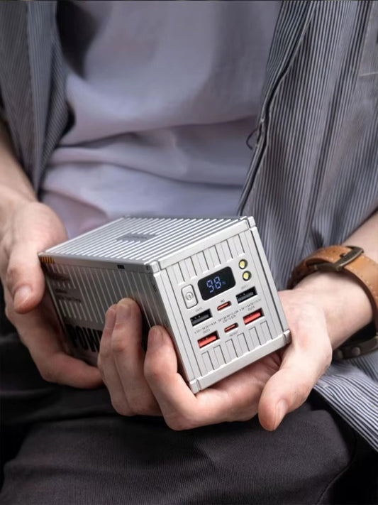Container Power Bank : Le Chargement Réinventé avec 50,000mAh de Puissance et un Design Innovant